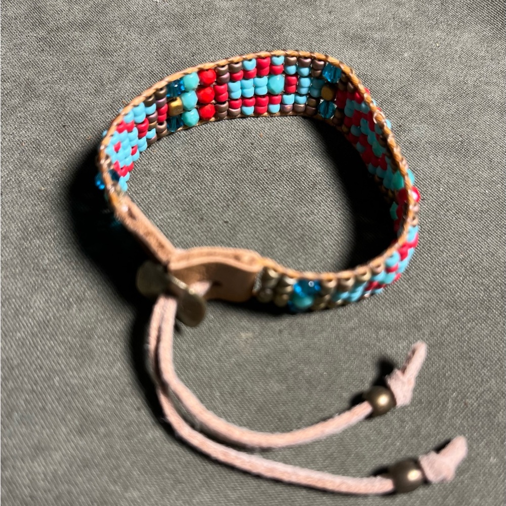 Beaded cuff bracelet - Picture 4 of 4